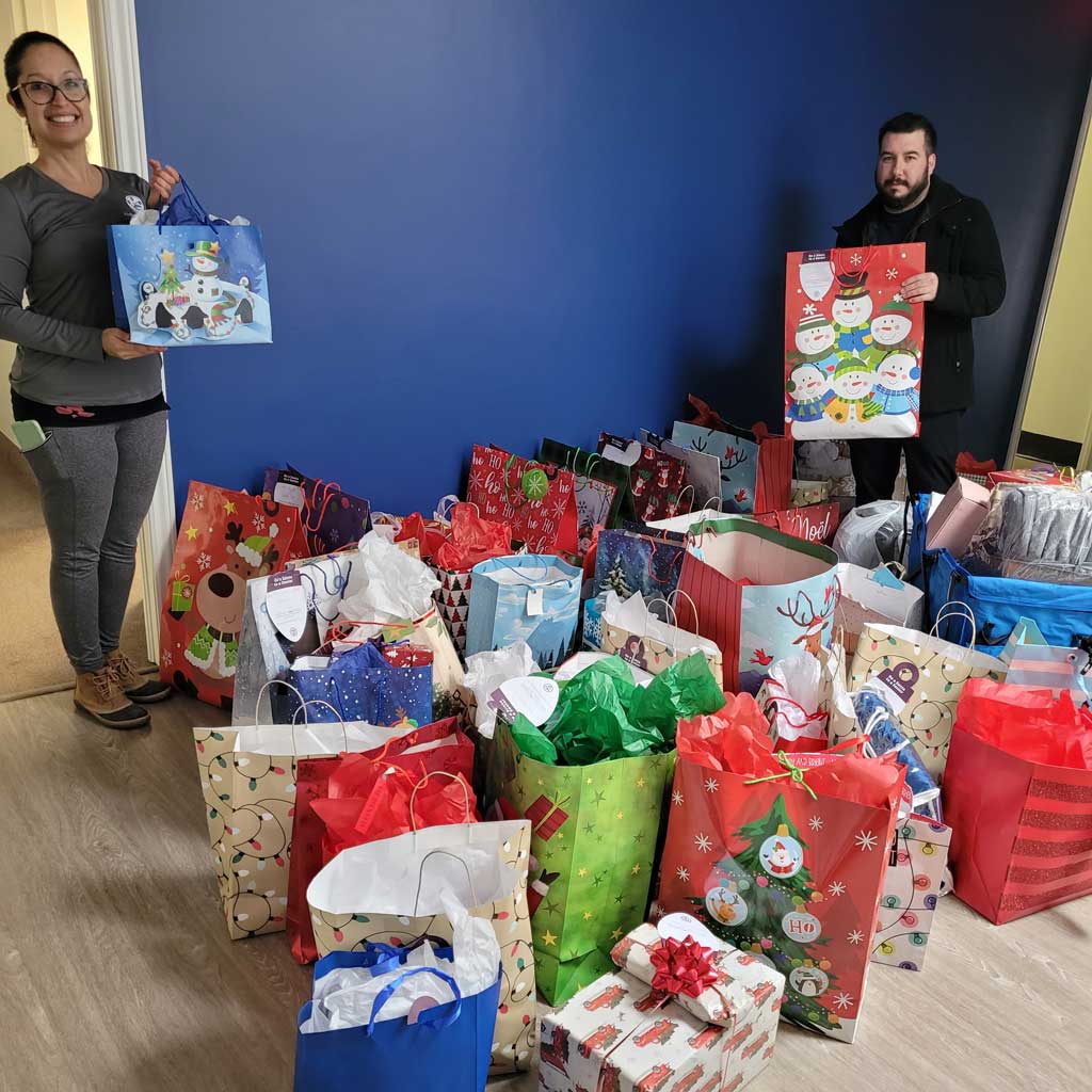 Home Instead Mississauga Key Players delivering gift fs for seniors